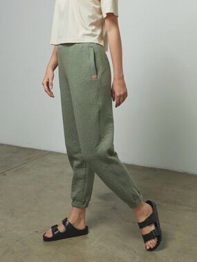 Lunya Restore Double Faced Pant in Humble Green Heather Size Medium